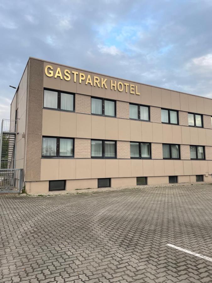 Gastpark Hotel Manching Exterior foto