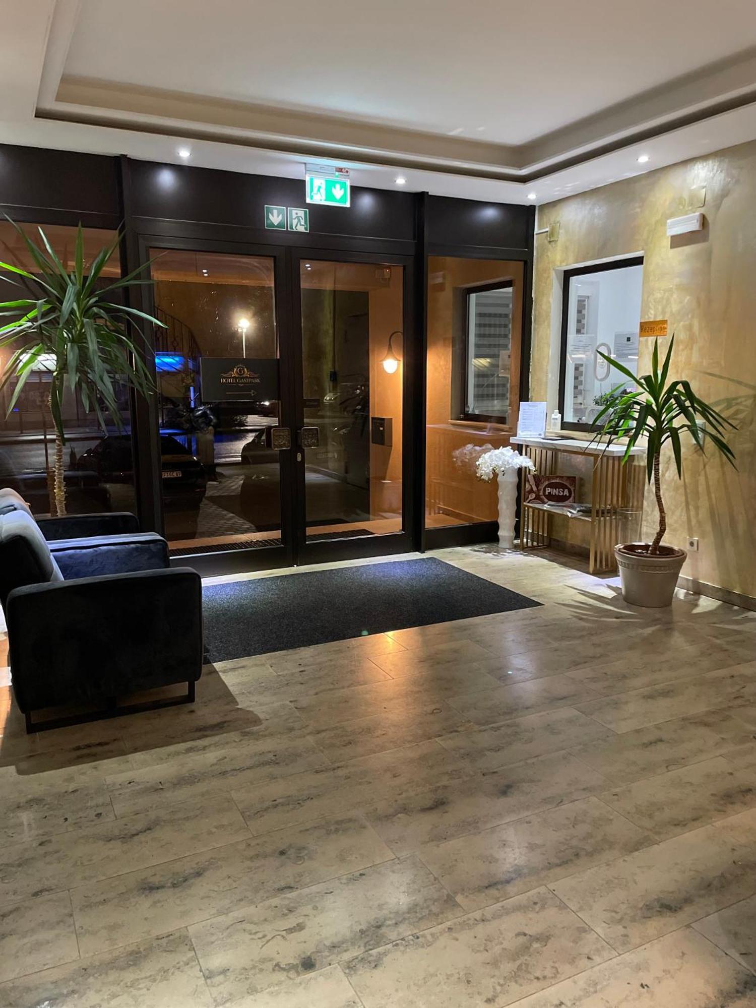 Gastpark Hotel Manching Exterior foto